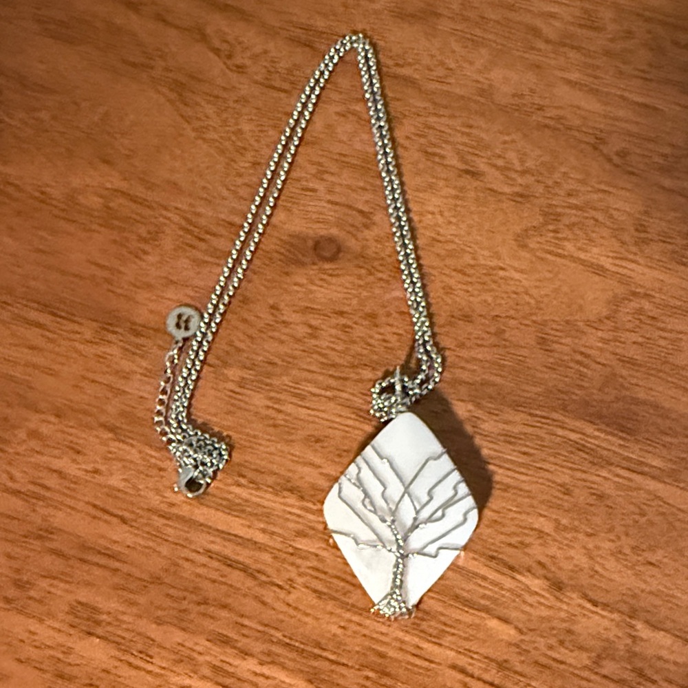 Elegant Silver Pendant Necklace
